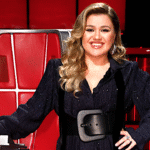 ケリー・クラークソンがボイス・コ・メンターたちを荒らし、勝利回数を巡って荒らしている