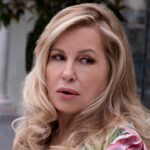 マイク・ホワイトは、ジェニファー・クーリッジとのサファリと彼女の「財布」についての面白い考えのおかげでホワイト・ロータスを思いついた