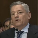 netflixはワーナー・ブラザースの追求をやめた後、映画館での機会を模索するだろうか？-ceoの発言