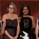 俳優賞での甘いキャストの再会について、オフィスのファンがミンディ・カリングに感謝すべき理由