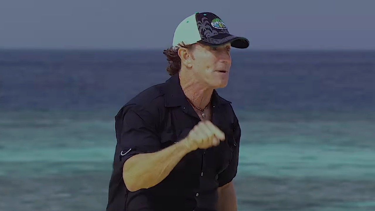 私は「Survivor 50」のプレミアを一介のファンとして見ましたが、