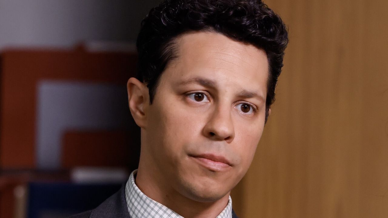 マトロック退役軍人のデビッド・デル・リオ氏、暴行容疑で解雇された後、cbsに対して法的措置を取る