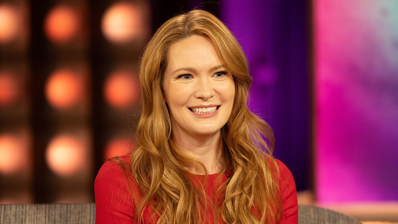 新しいacotarのニュースに興奮していたが、テレビシリーズに関するサラ・j・マースのコメントは感情のジェットコースターだった