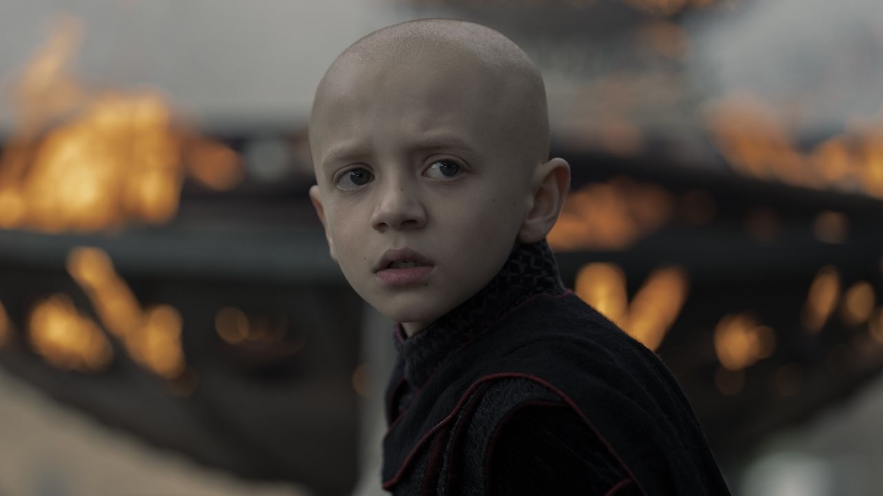 七王国の騎士デクスター・ソル・アンセルが学校の卵に扮装