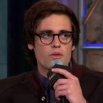 ニック・ライナーの刑務所滞在に関する新たな主張には、「ミステリー・ミート」と彼が面会できる唯一の訪問者が関係している