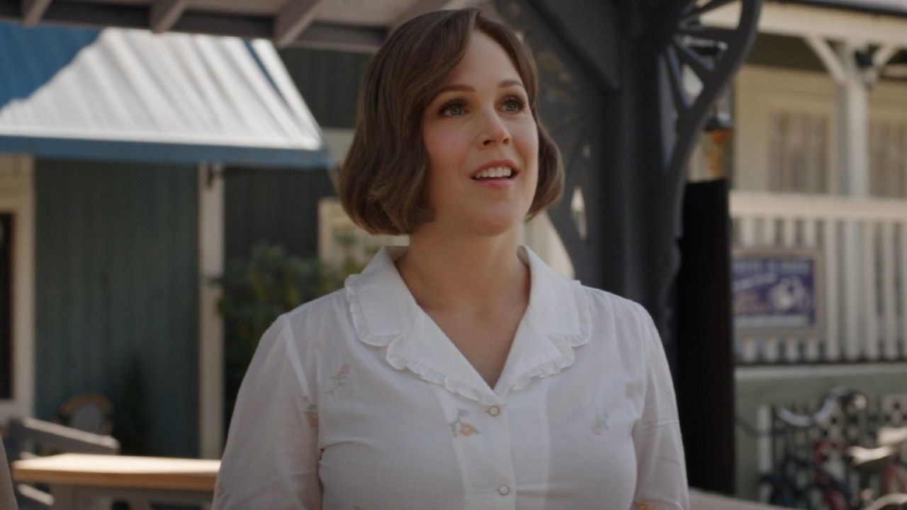 シー・ホエン・コールズ・ザ・ハートのエリン・クラクフ、「これまでで最も素晴らしい年」の投稿で妊娠発表をトップに