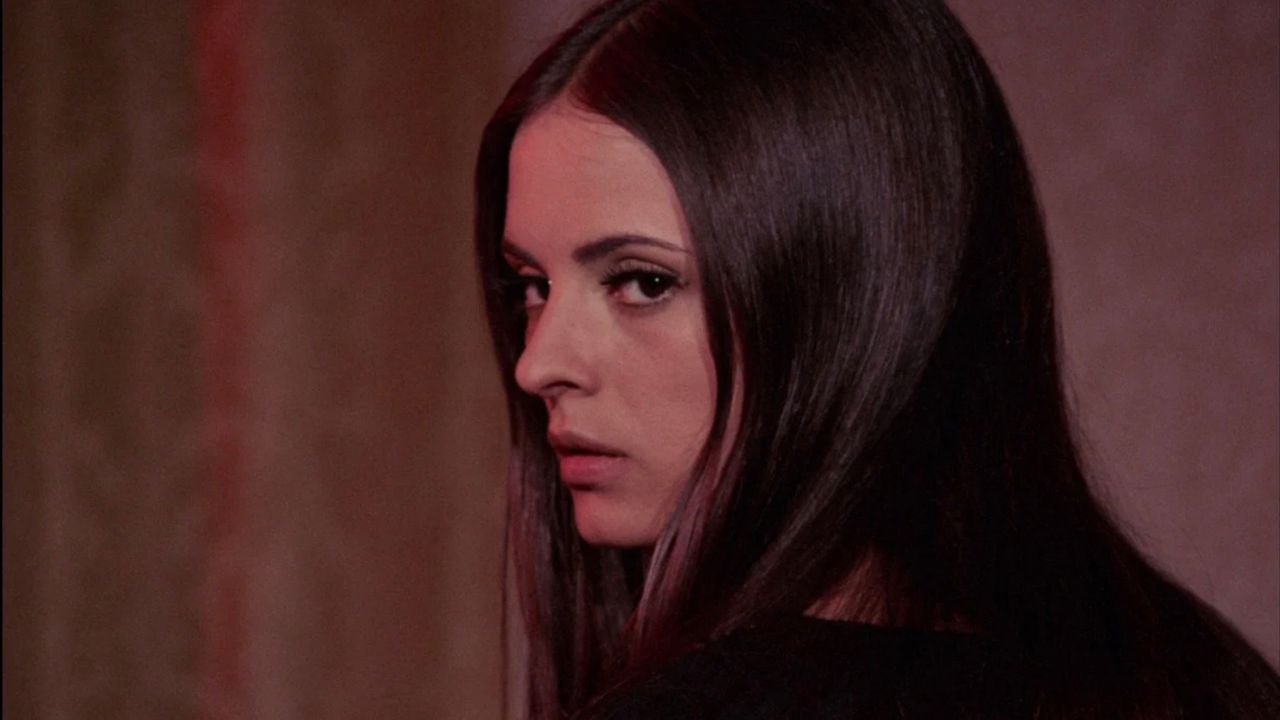 vampyros-lesbos-の-4k-を獲得しましょう